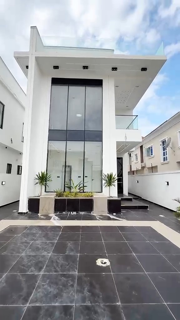 5 bedroom duplex